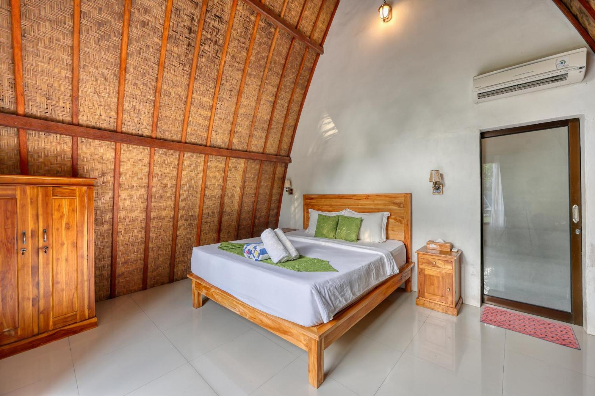 Hotel Puri Garden Penida Sakti Habitación foto