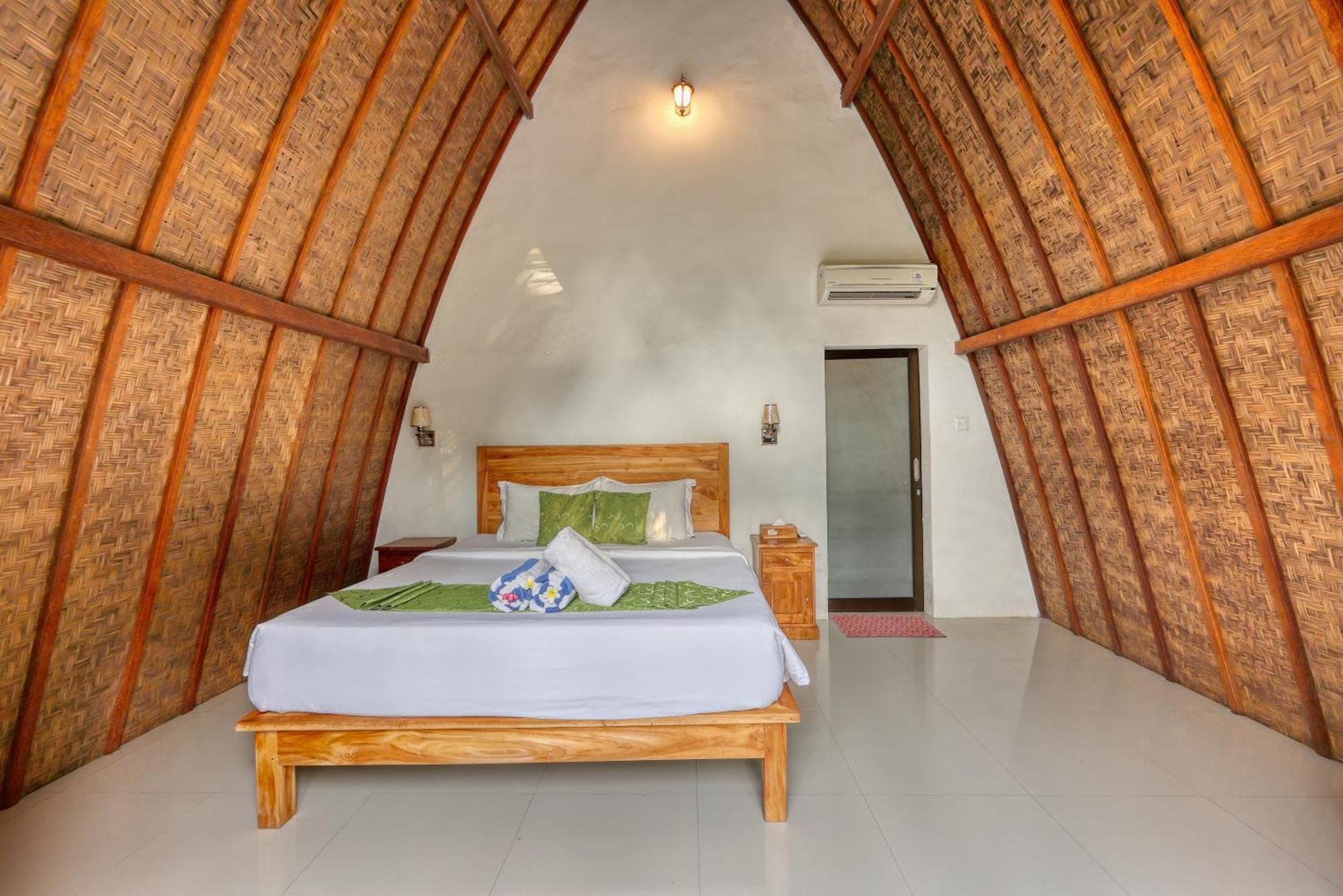Hotel Puri Garden Penida Sakti Habitación foto